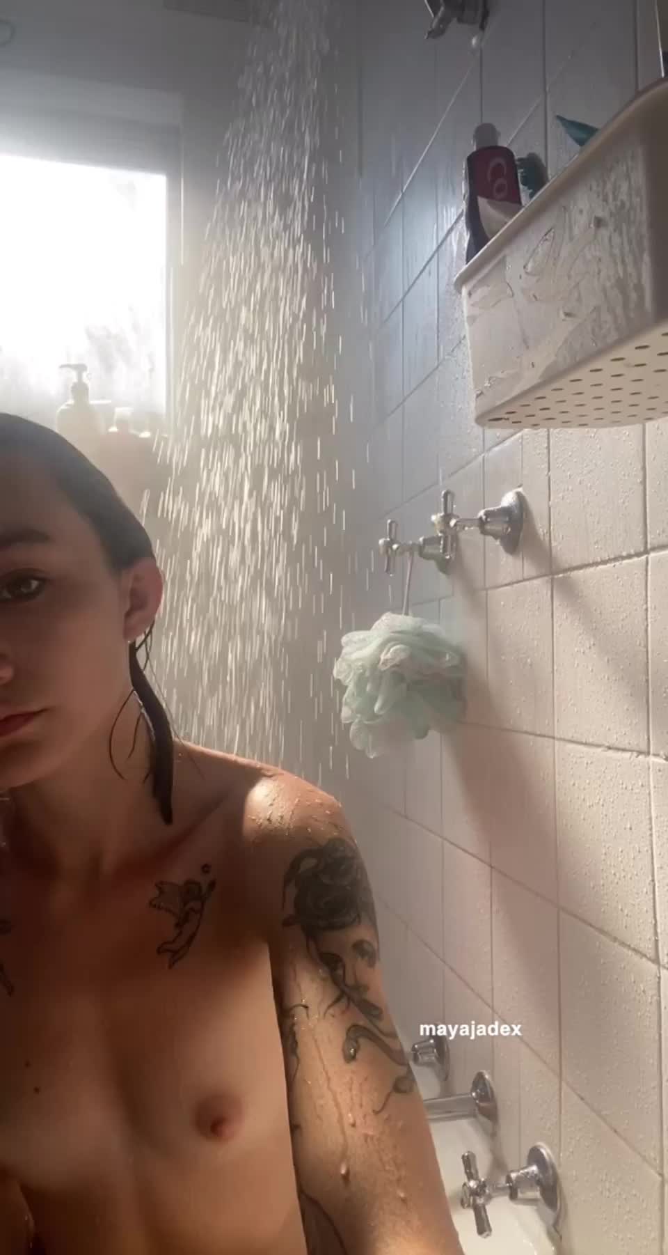 my first gif here, does this shower look too steamy for you? : video clip