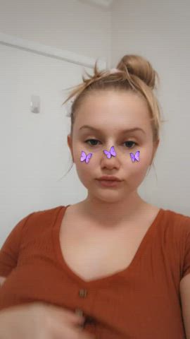 Aussie girl here, love playing with my tits when I’m tipsy 🤫 : video clip