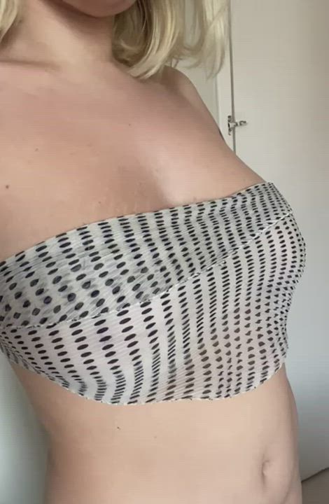 Wait for it. That's how they will bounce when I ride you : video clip