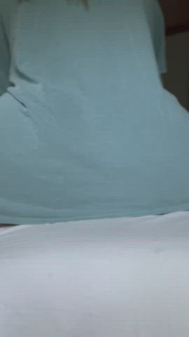 Let me put my outie on your nose : video clip