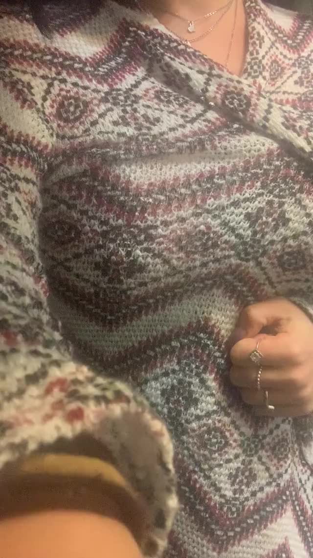 35 MILF, would you and your boys share? : video clip