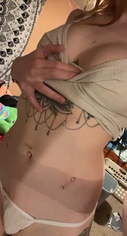 Submissive redheaded GF : video clip