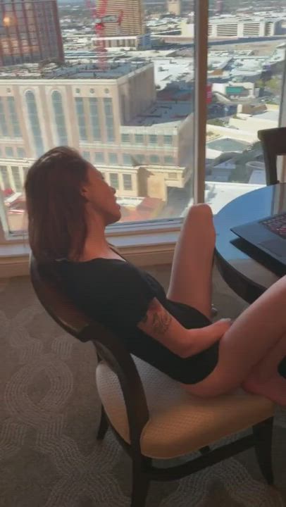 Oww Daddy, please cum! : video clip