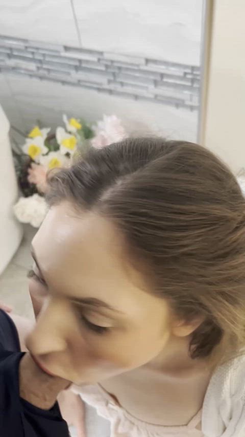 He wanted to use my mouth : video clip