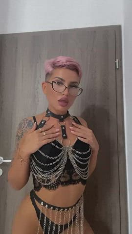 Would you rather cum in me or on me? ? : video clip