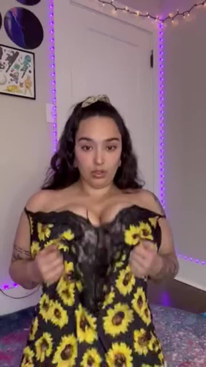 The best tits in town to fuck I’ve been told. 😉 : video clip