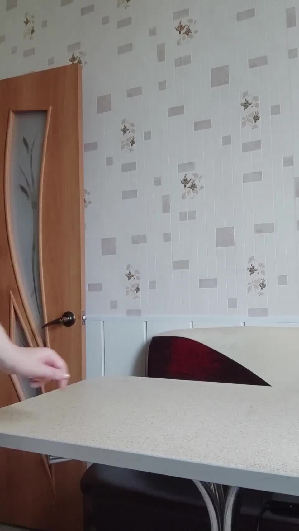 My thick ass is what you need to get through the day : video clip