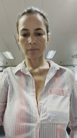 My boobs in the office : video clip