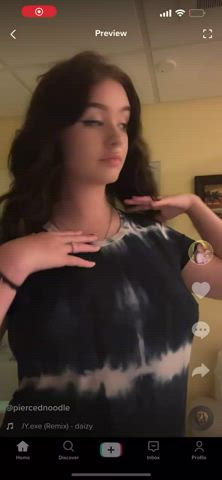 Big tits always look good bouncing : video clip