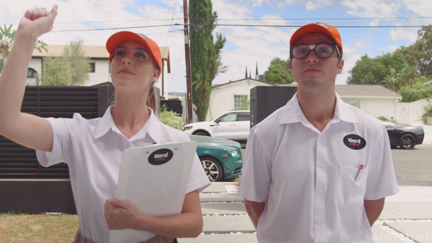 Cadence Lux & Jewelz Blu - The Nerd Crew : video clip