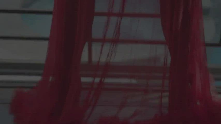 Sensual Chemistry with Anna Claire Clouds : video clip
