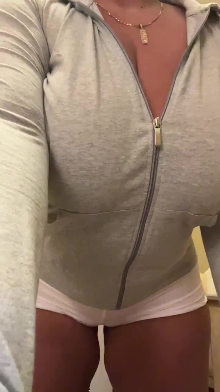 Do you think wearing this hoodie to the gym without a bra would be crossing a line? : video clip