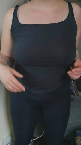 Would you glaze my tits? : video clip