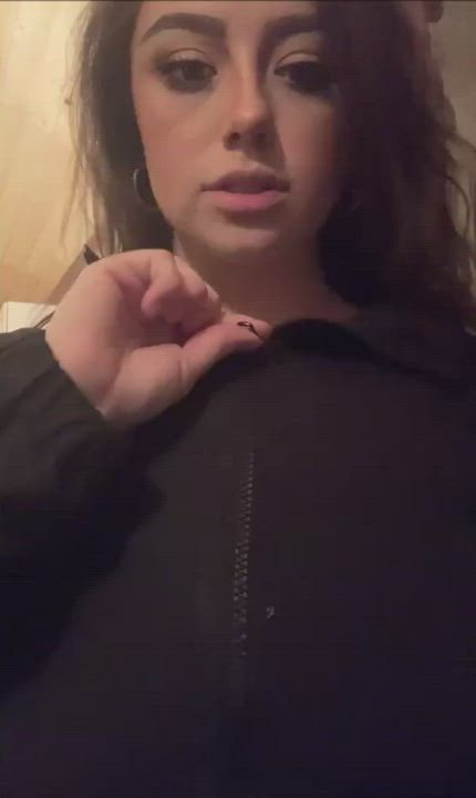 She seems to just get bigger and bigger : video clip