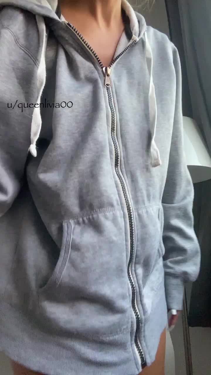 Sometimes I miss winter because of this comfortable hoodies : video clip