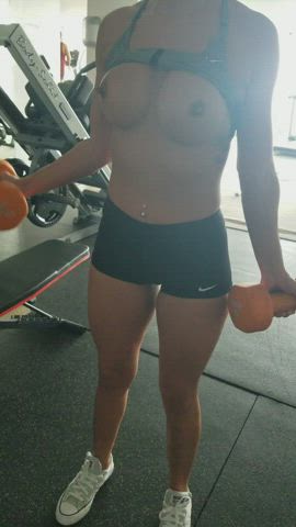 The hotel gym AC is not working so letting the girls out catch some air [gif] : video clip