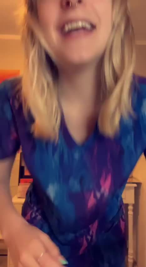 Morning titties! : video clip