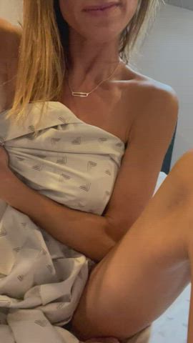 Come to mommy…..45f : video clip
