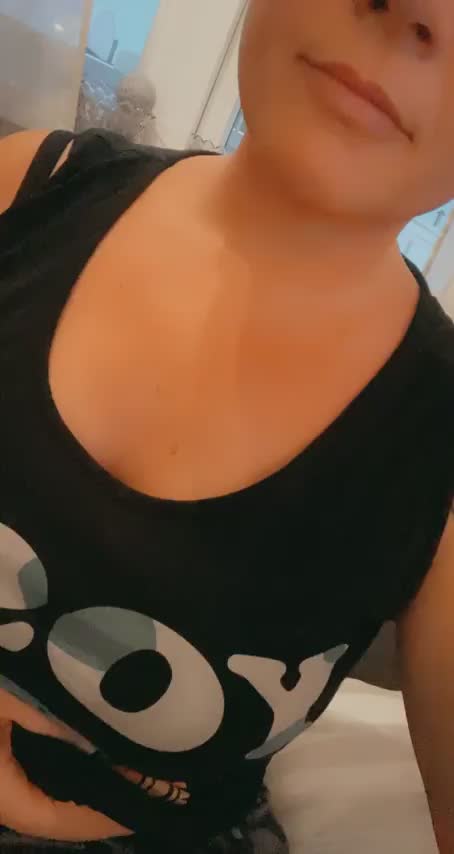 Celebrating 10.000 followers on Reddit with a little drop 🥳 (f)41 : video clip