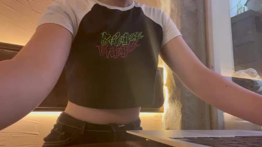 The cute waiter's name tag that serve me today read Eric... So, here to hope Eric saw my boobs at his restaurant! : video clip