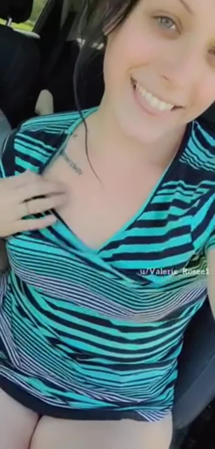 No make ùp, but still showing you my titties lol : video clip