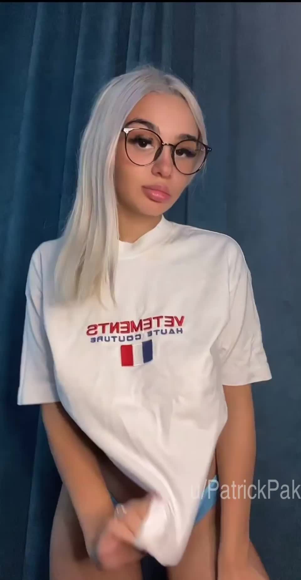 Would make your dick hard not your life : video clip