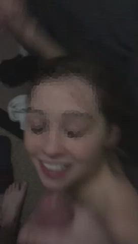 Amateur babe takes a facial : video clip