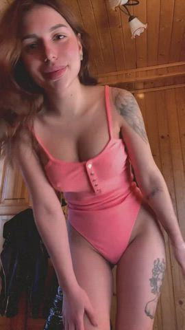 Push my buttons and turn me on : video clip