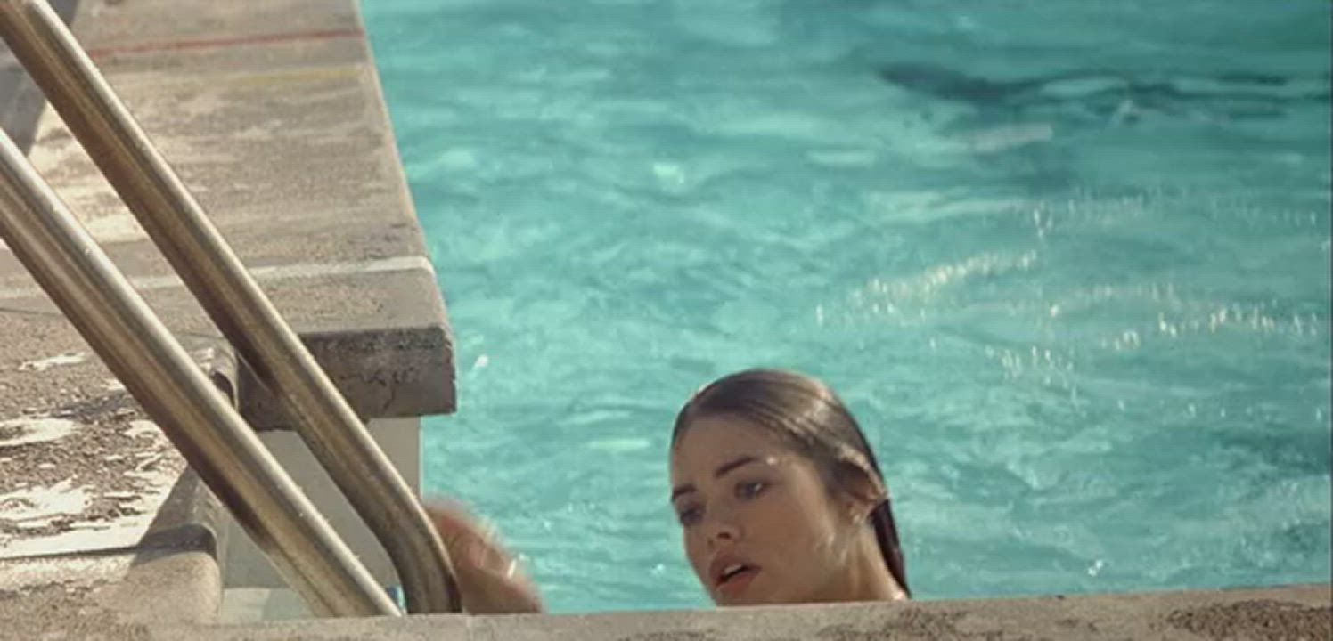 Denise Richards Wet And Wild : video clip