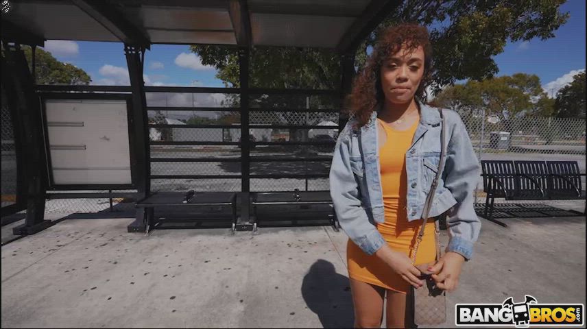 Bang Bus - Willow Ryder - Throat Goat : video clip