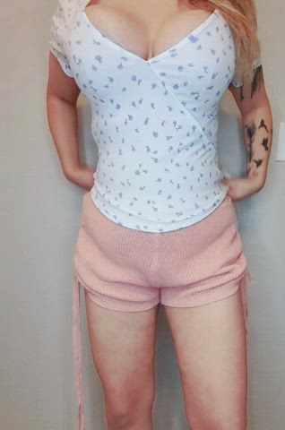 5'2 mama with a very heavy top 😘 : video clip