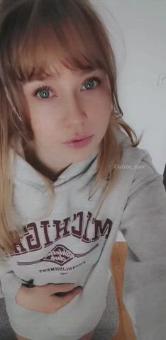 I'm that shy girl in school who likes to get naked for strangers online : video clip