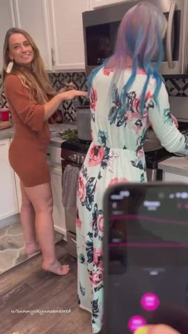 Trying to stay focused on cooking dinner [GIF] : video clip