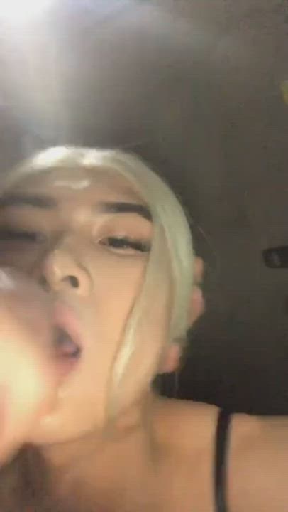 Amazing lips on this pulsing throatpie : video clip