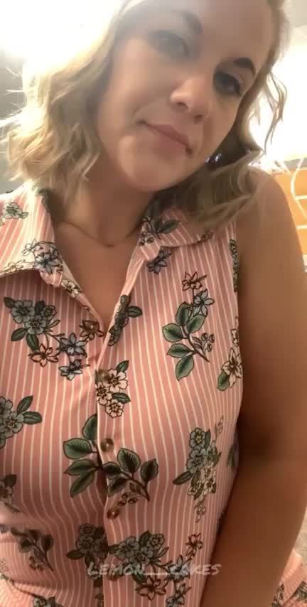 I’m working the front desk today : video clip