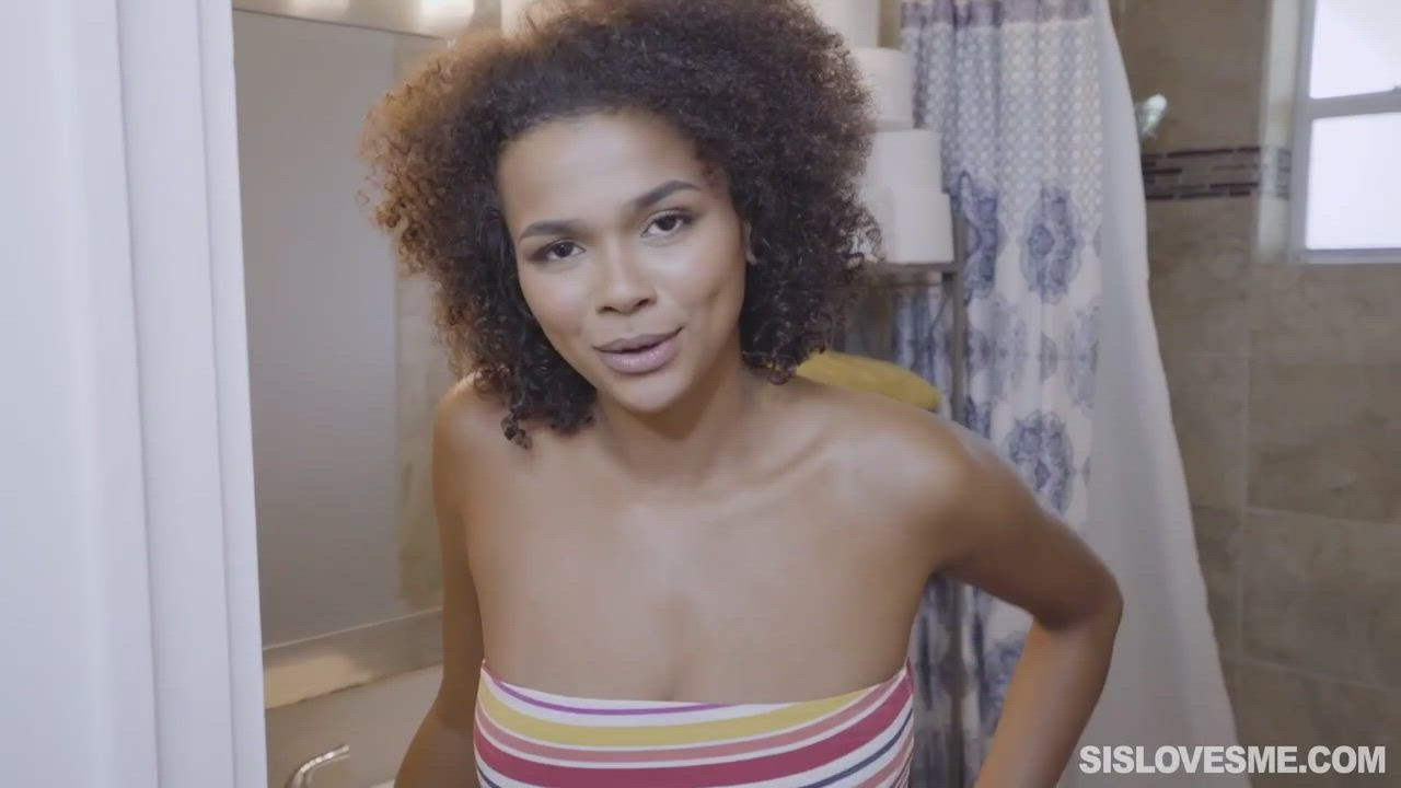Alina Ali taking care of her stepbrother's morning wood : video clip