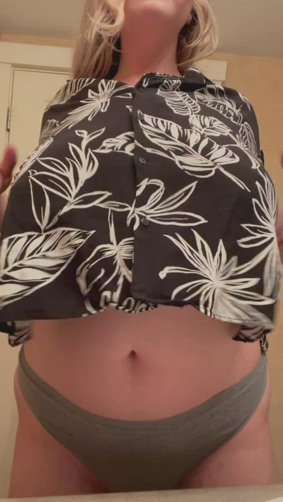 Another day.. another titty drop : video clip