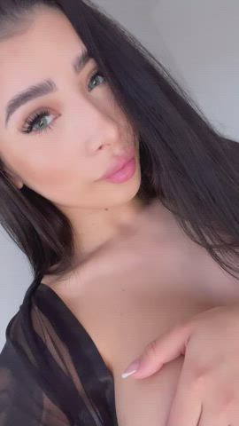 Please don't let blue eyed Latinas go extinct, breed me : video clip