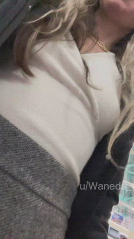 I love to flash behind this guy :) [GIF] : video clip