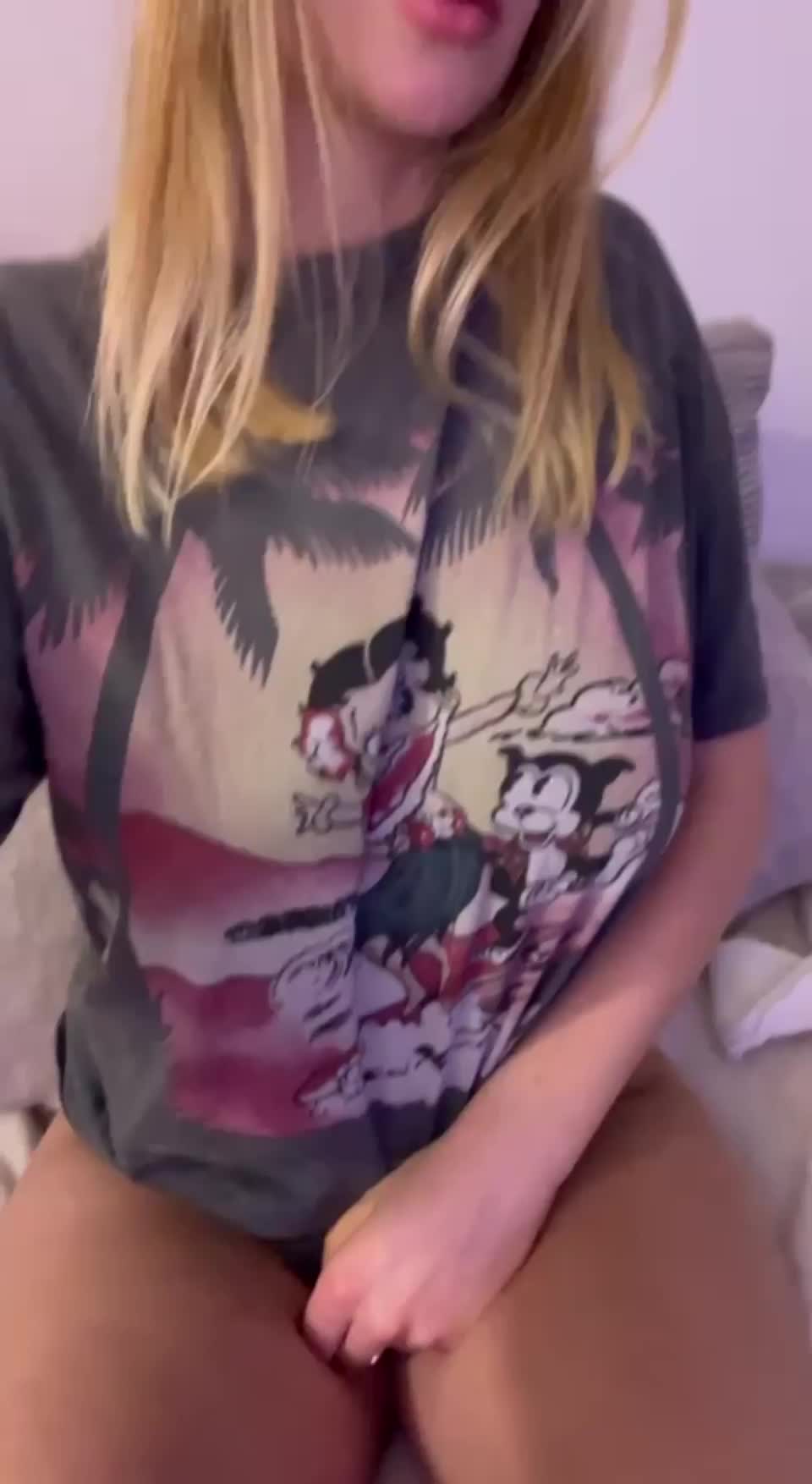 Your blonde busty girl should be bred : video clip