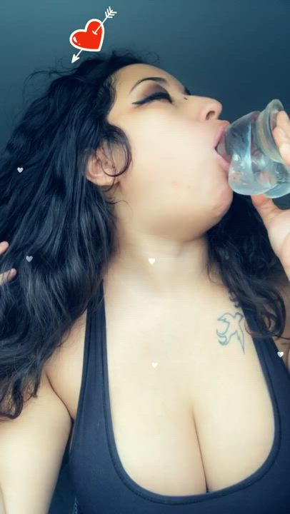 I love getting my face fucked : video clip