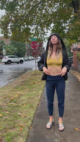 Sneaky neighborhood flashes [GIF] : video clip