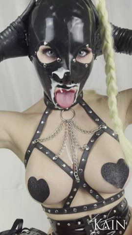 I want it all... : video clip