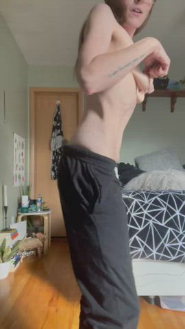 Want me to entertain you? : video clip