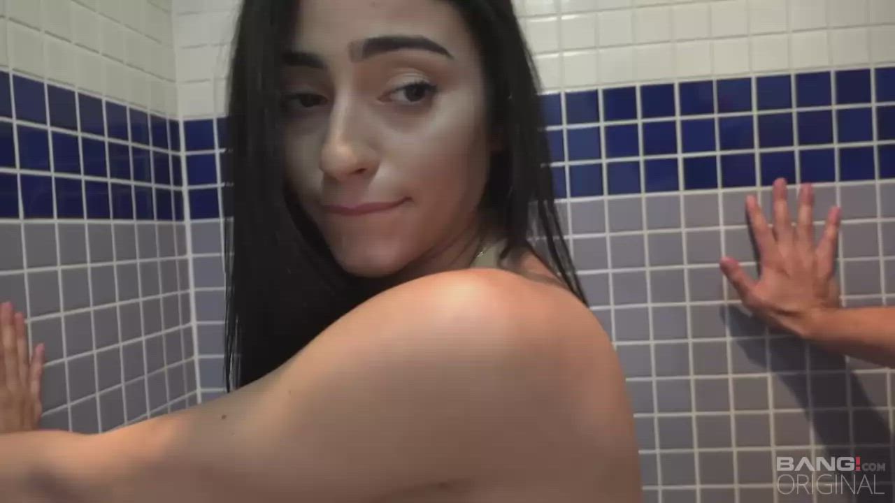 Latina cutie Jasmine Vega backs it into him until he busts : video clip