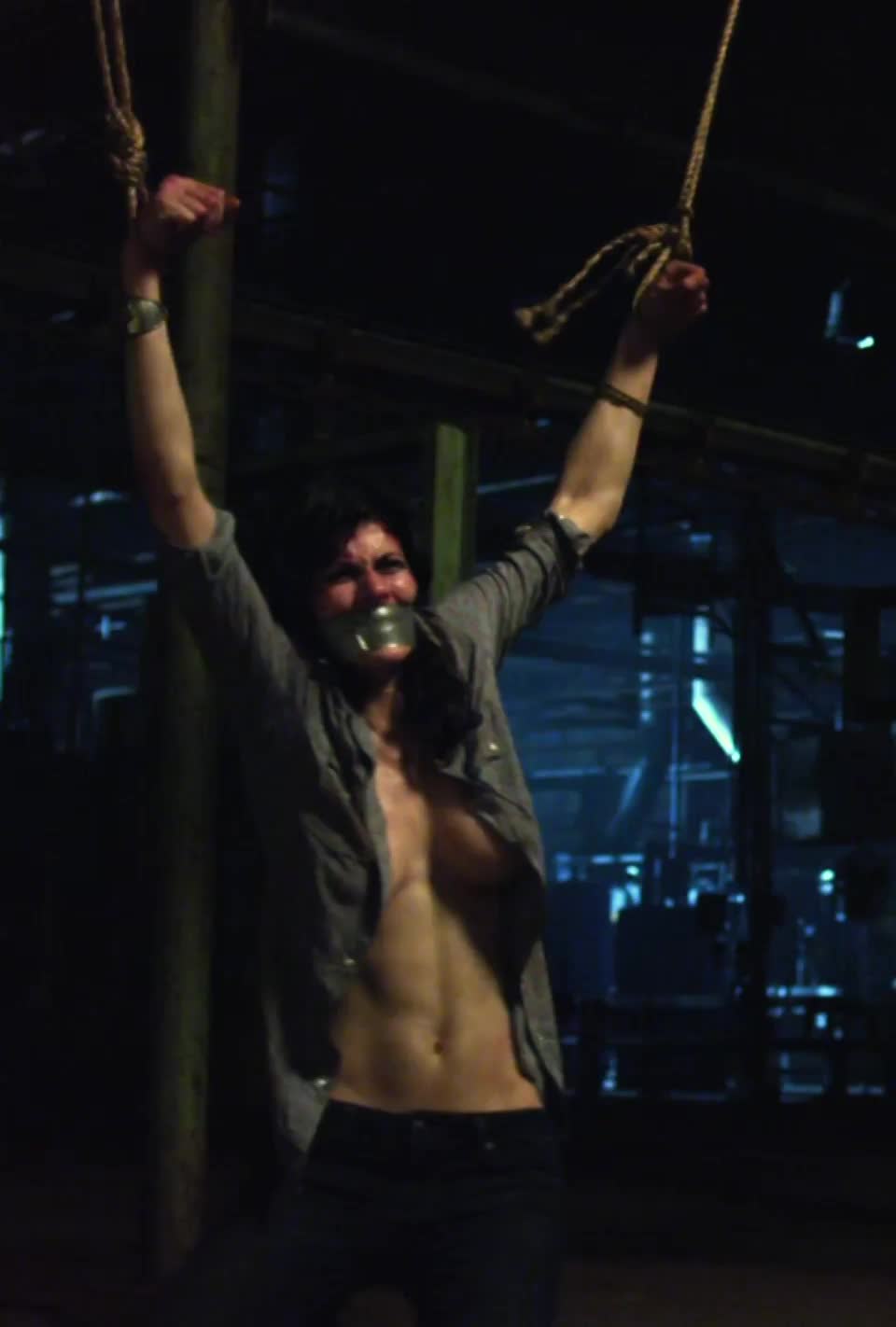 Alexandra Daddario in "The Texas Chainsaw Massacre" (2013) : video clip