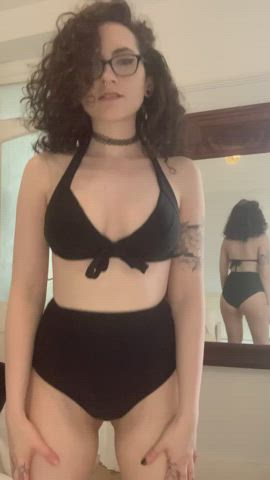 Bouncing my bikini off : video clip