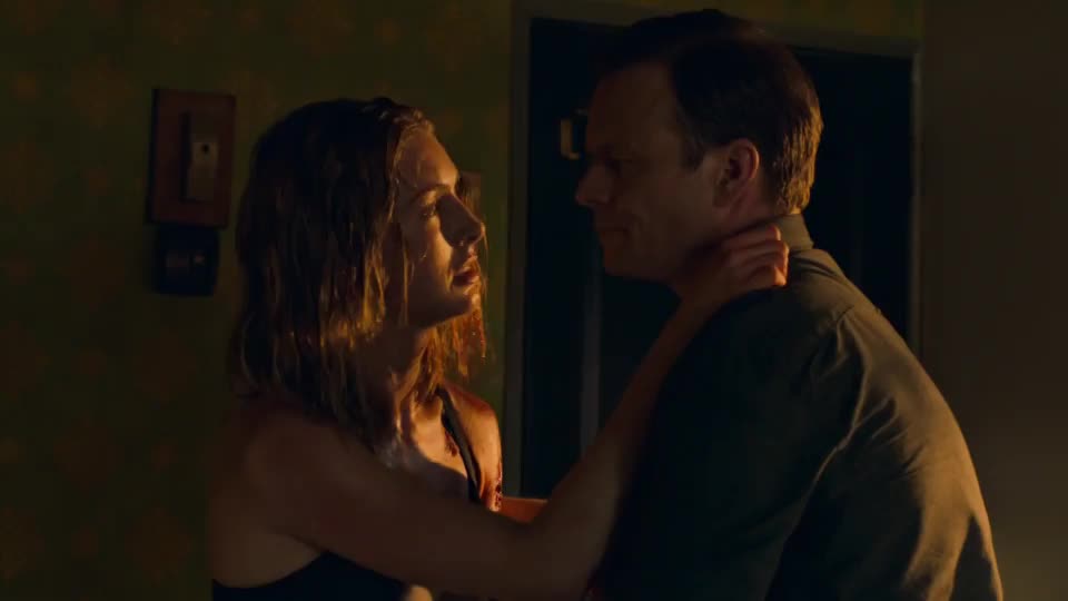 Yasemin Kay Allen - Strike Back S07E01 : video clip