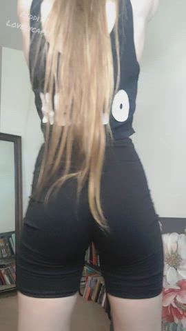 I hope you don't mind me stretching with my ass in your face! : video clip