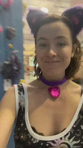 Sneakily Flashing at the Indoor Rock Climbing Center! [GIF] : video clip